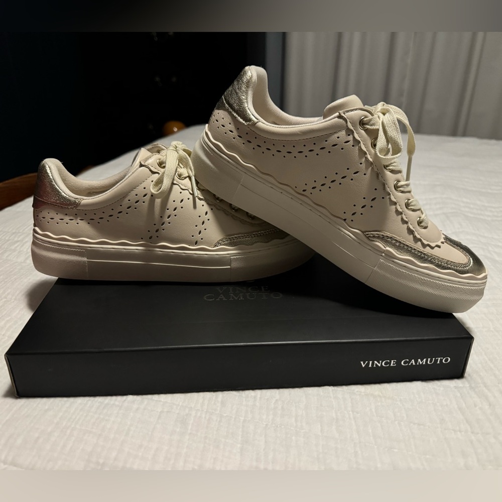 Vince Camuto Women's Jenlie Sneaker